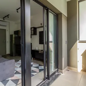 360 Vn Capote Valente By Housi Apartment